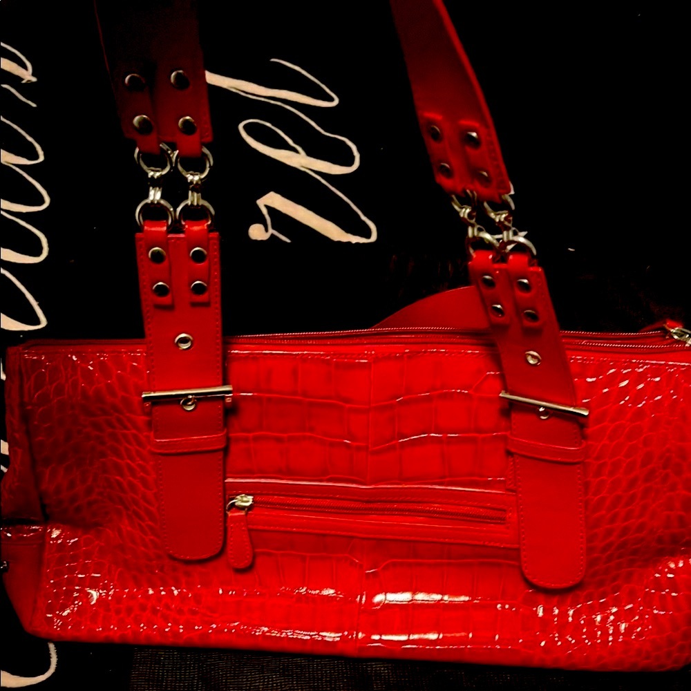 NWT- VIDEO- Charlie Lapson Red 🐊 Crocodile Embossed Shoulder Bag